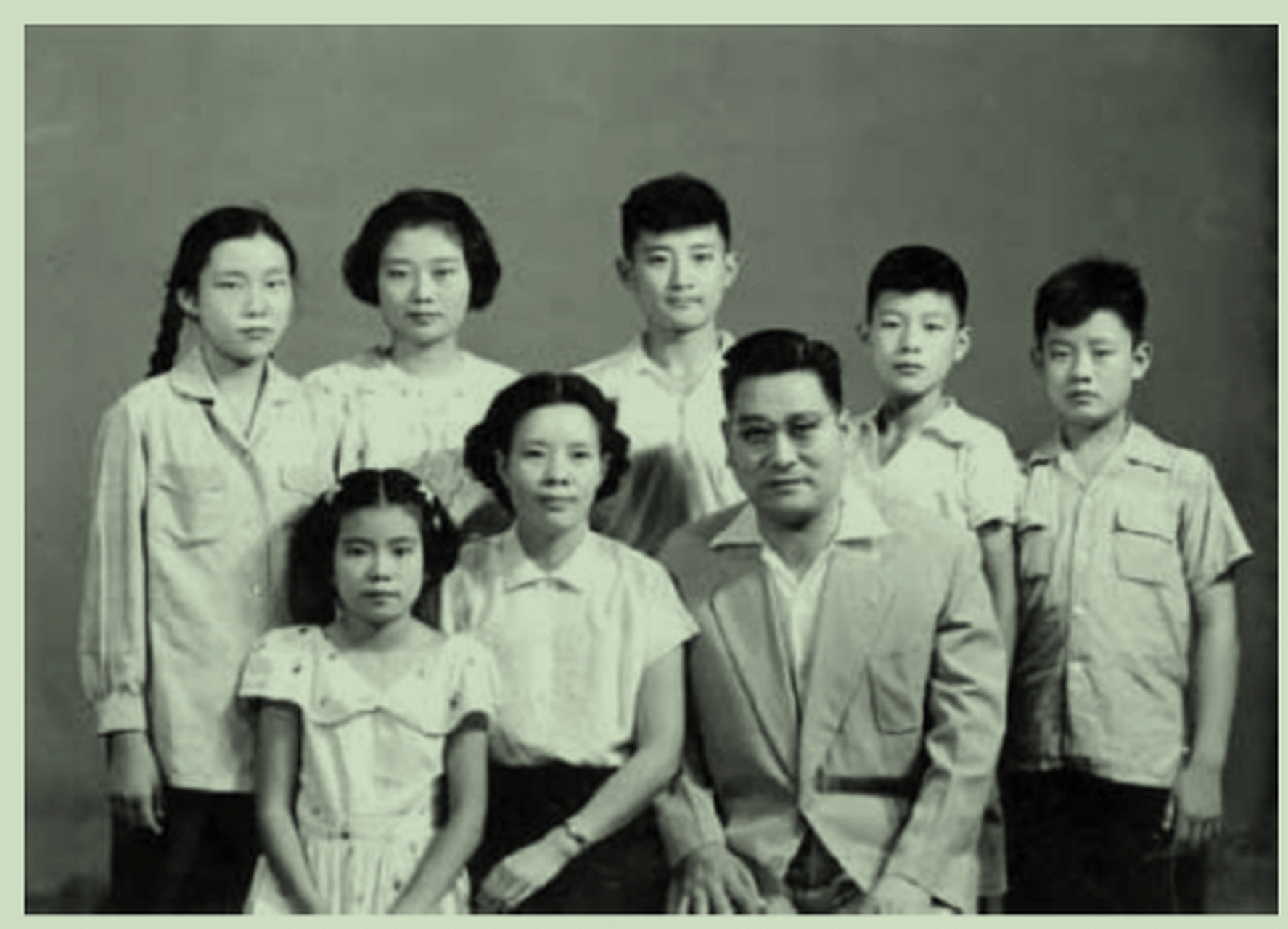 黄万里一生主要反对过两项水利工程,一是三门峡工程,另外是三峡工程.