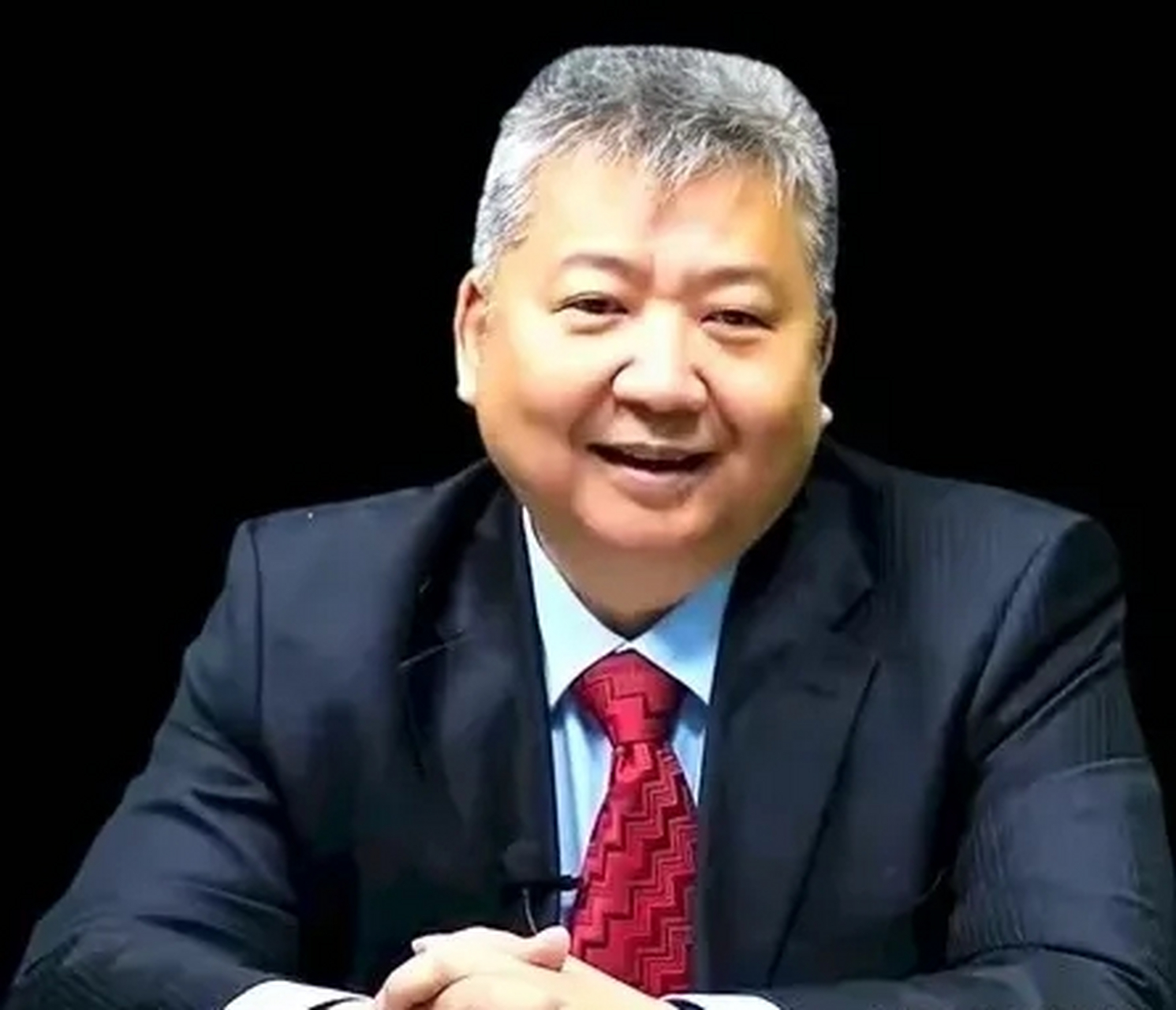 一个农民承包了三十亩地种芹菜,经济学家张捷给他