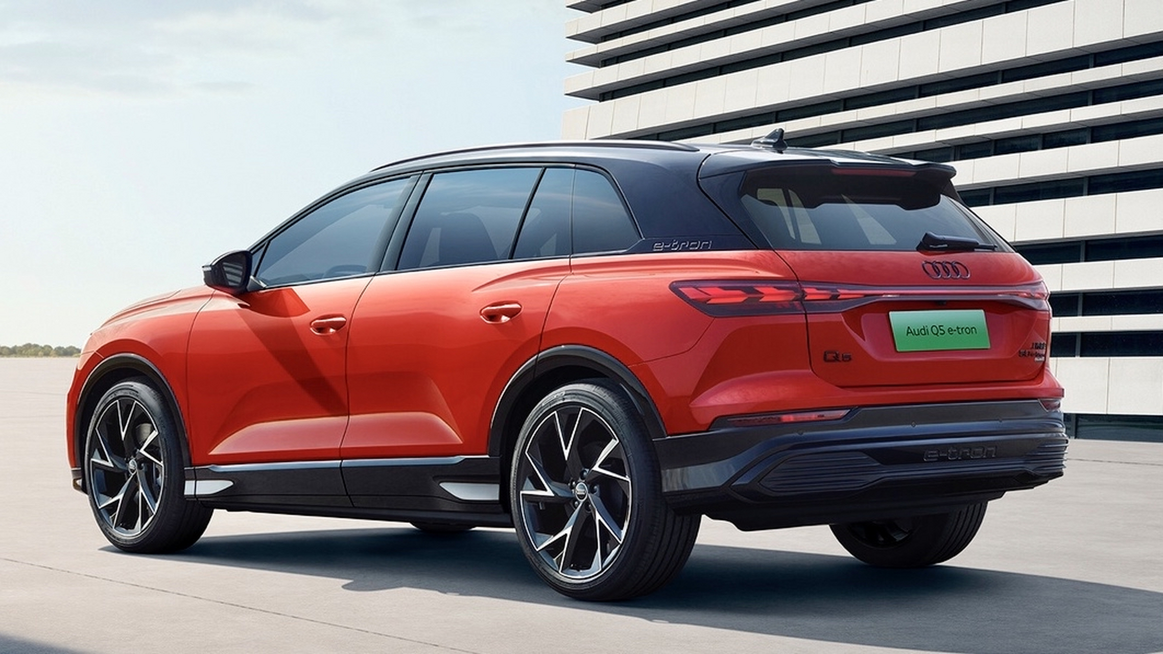 奥迪q5新能源车型,新能源车型为什么做的都没一点气质,就剩logo好看了