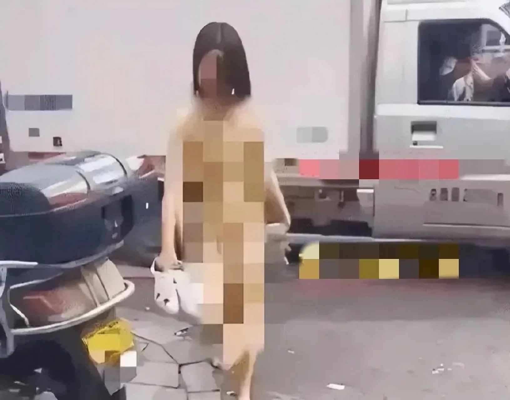 超市裸体女服务员图片