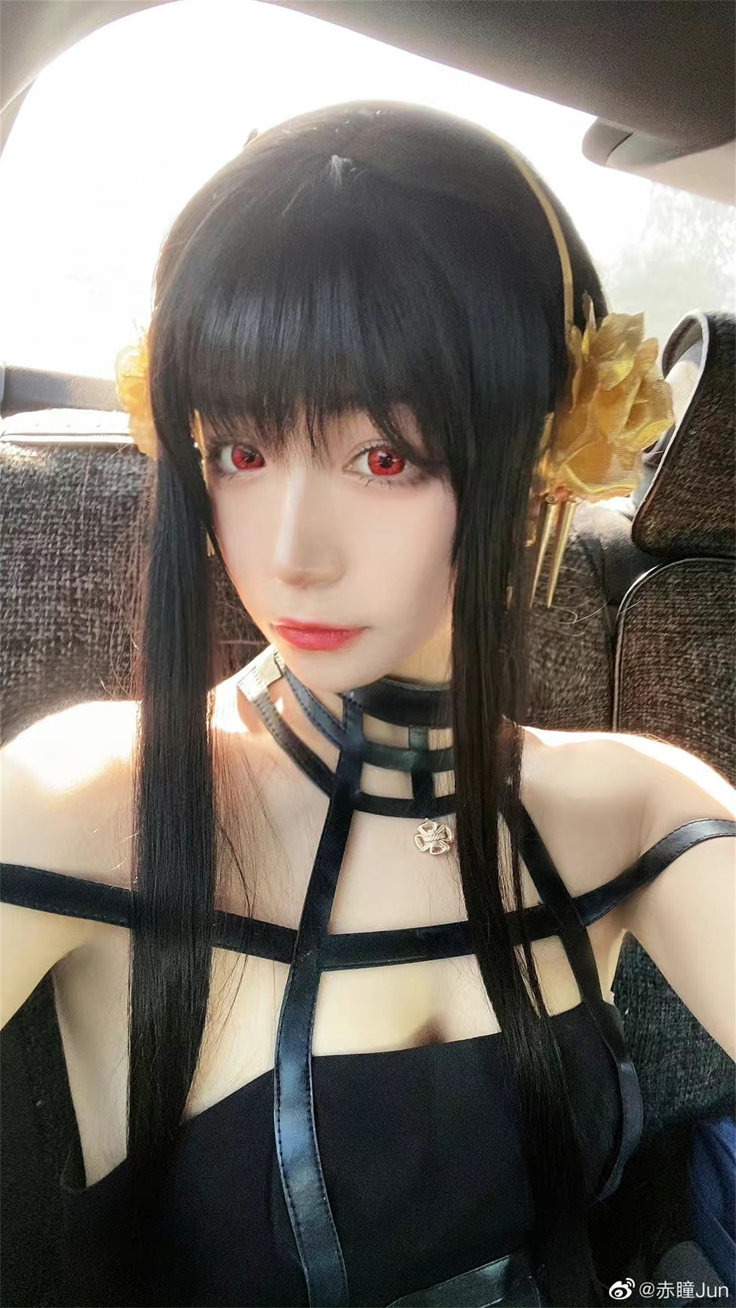 赤瞳Jun间谍过家家cos，美丽与强大集结于一身的荆棘公主！