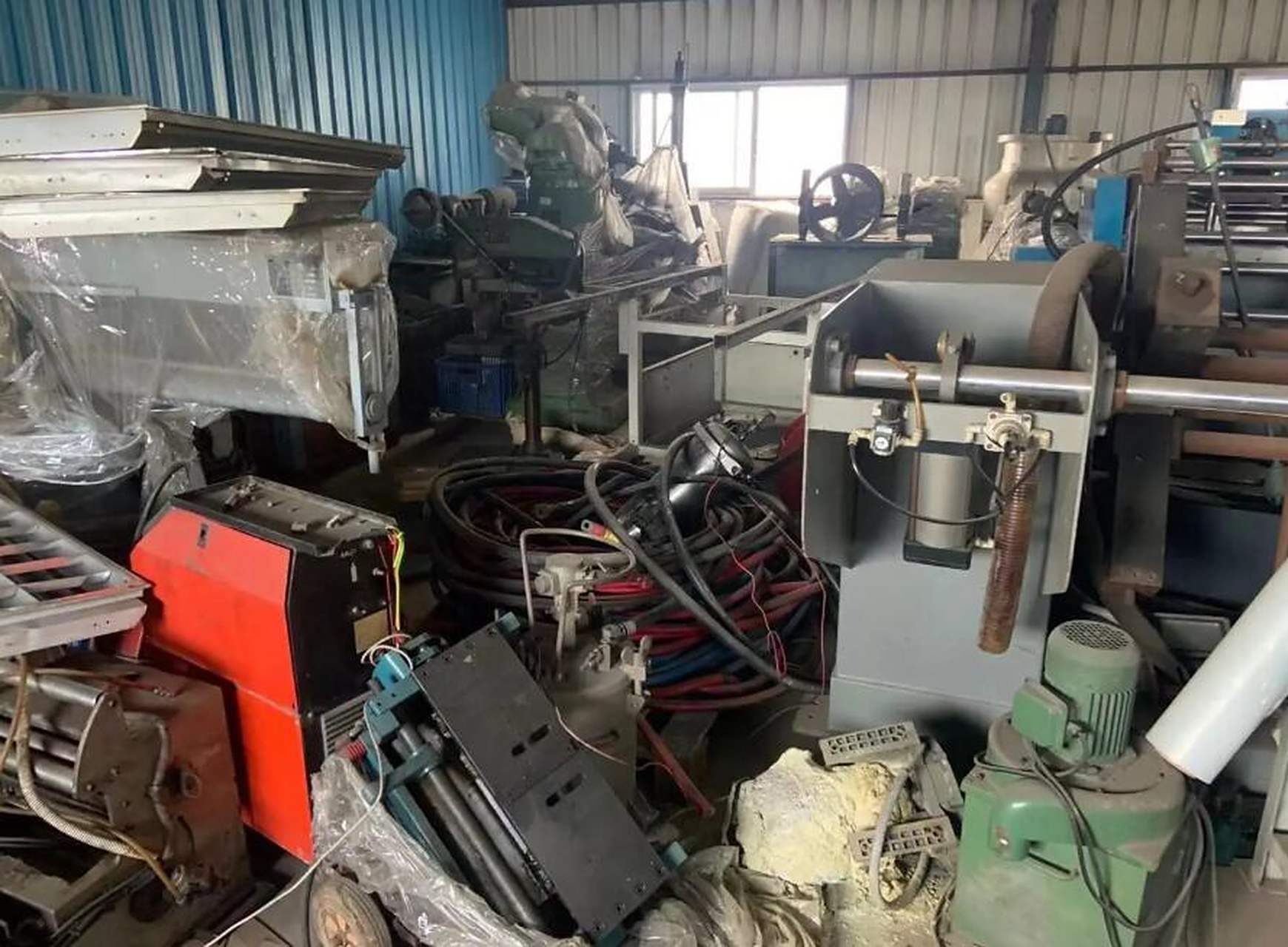 苏州荣发物资专业从事厂房拆除改造,电镀流水线回收,电力设备拆除回收