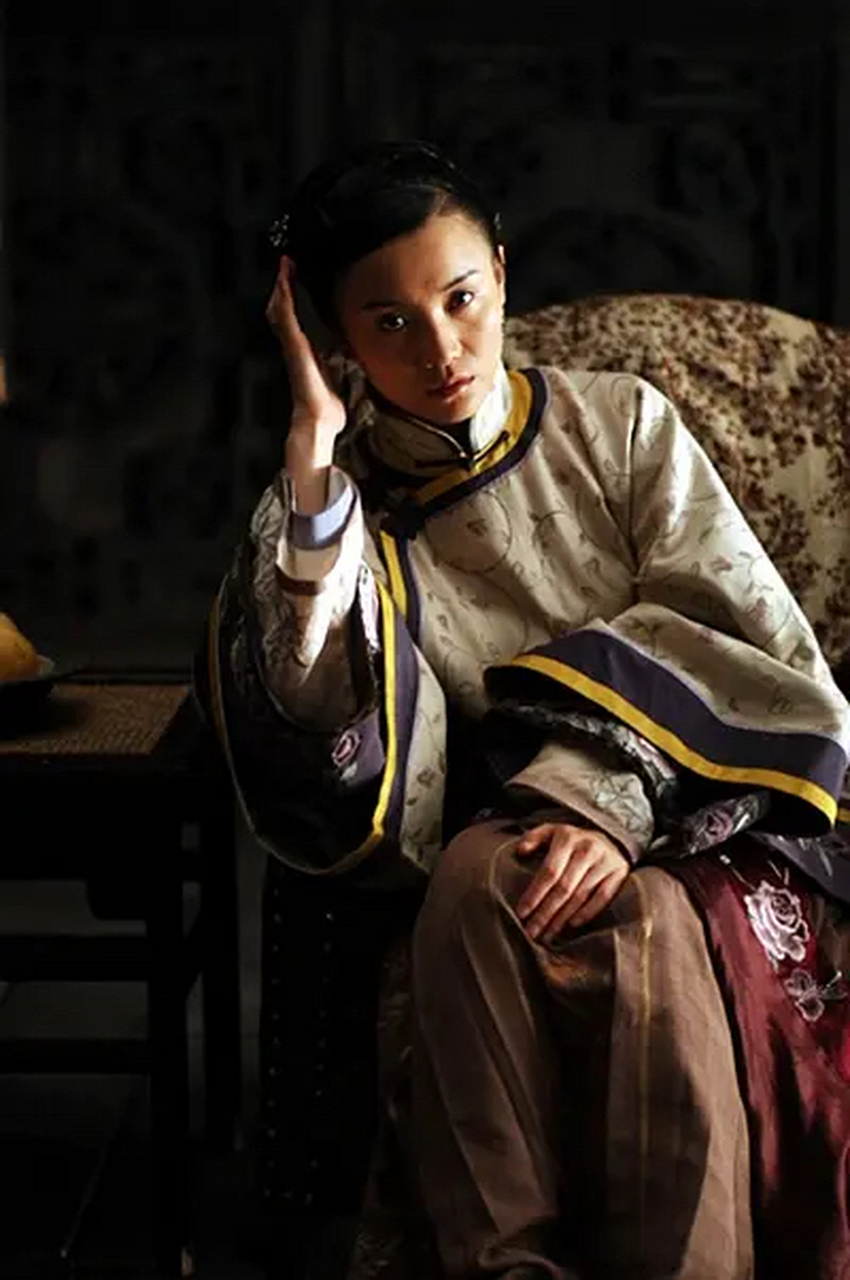 张黎执导,张国立,宋佳主演的《中国往事》真的是很神奇的一部剧,讲得