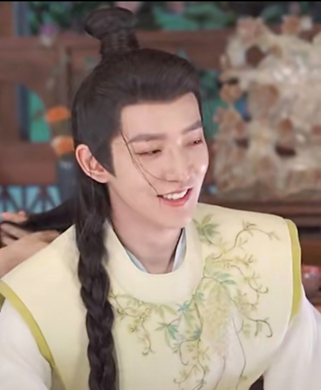 邓为:我的麻花辫,好看吧,是小夭帮我编的,甜妹一枚.#长相思