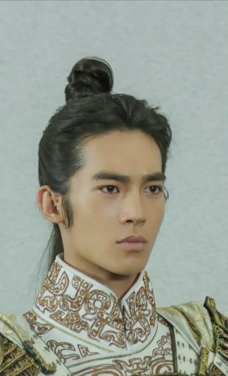 原来古代束发的美男子真的有了实体,真的太好看了.