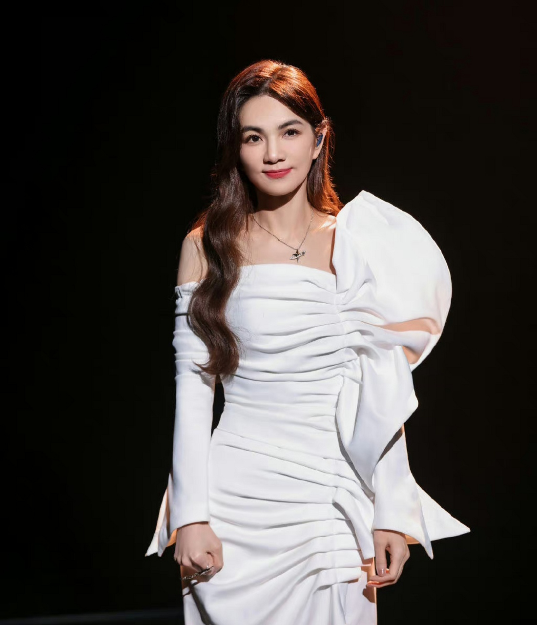 ella 乘风总冠军,恭喜ella 陈嘉桦成为《乘风2023》年度总冠军!