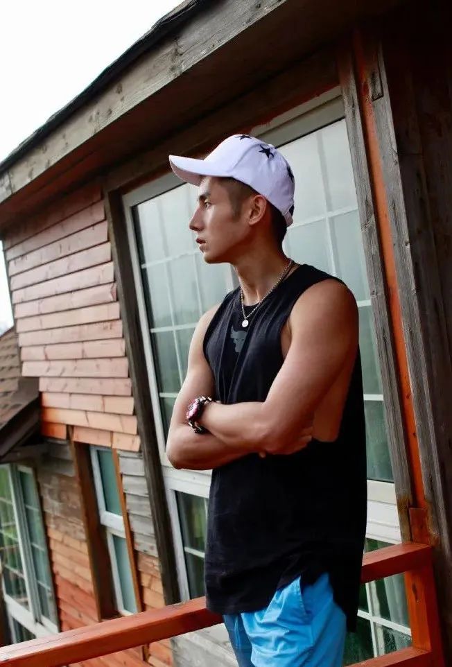 重庆阿力作品重现推特,自述我只是一明mb!