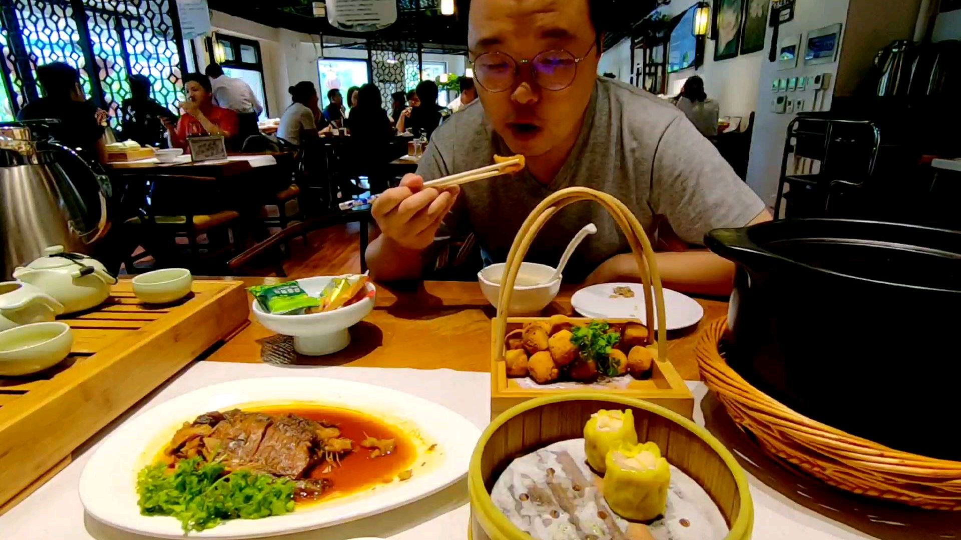 炎炎夏日,必须吃点热粥舒服一下