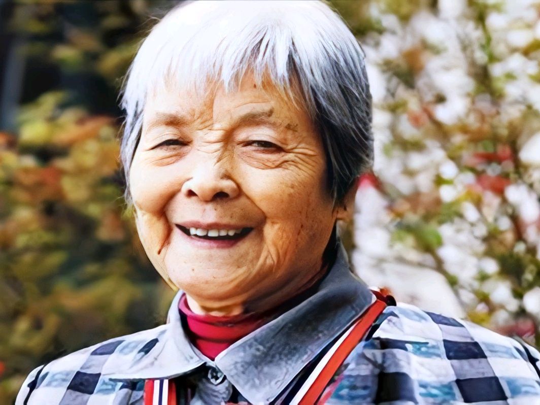 开国少将甘祖昌和夫人龚全珍,足以让贪官找地缝