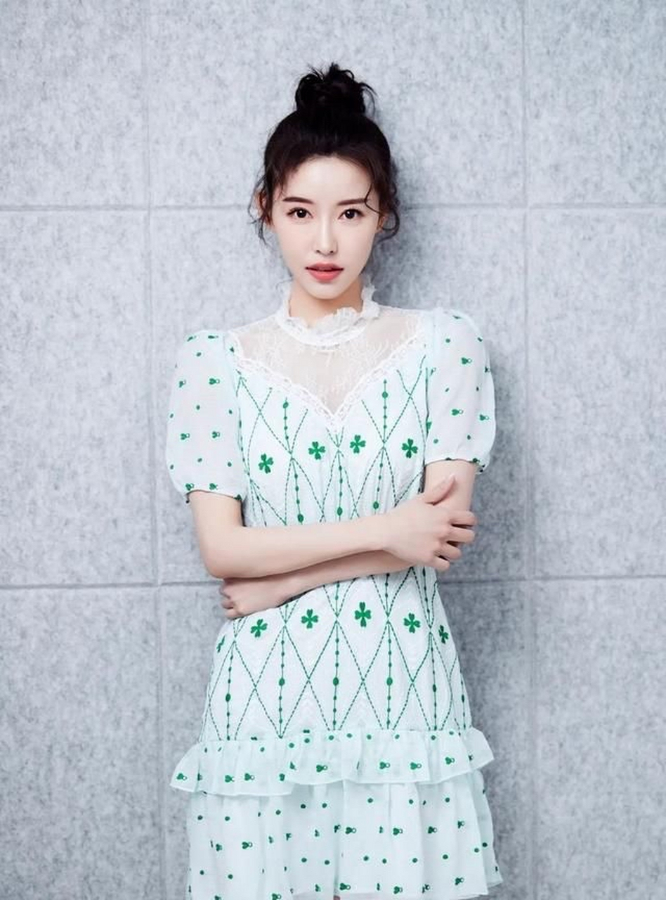 史卿妍,6月7日出生于北京市,中国内地女演员,毕业于北京舞蹈学院.