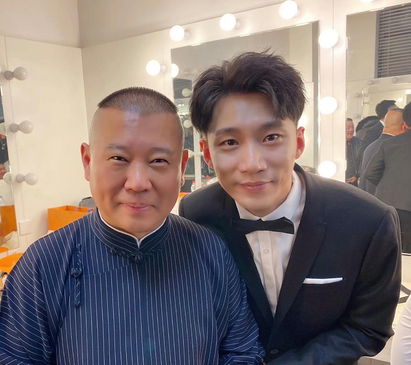 这就是王鸥的男朋友 何九华  #我们都爱聊八卦# #娱圈八卦资讯