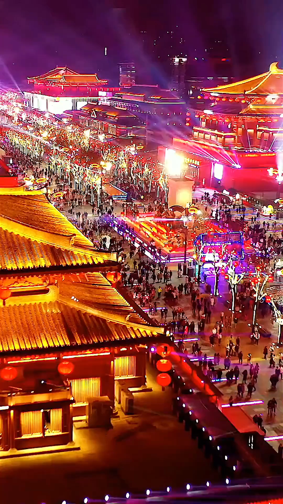 西安一到晚上回到长安如果你不知道什么叫大唐盛世那就来大唐不夜城吧