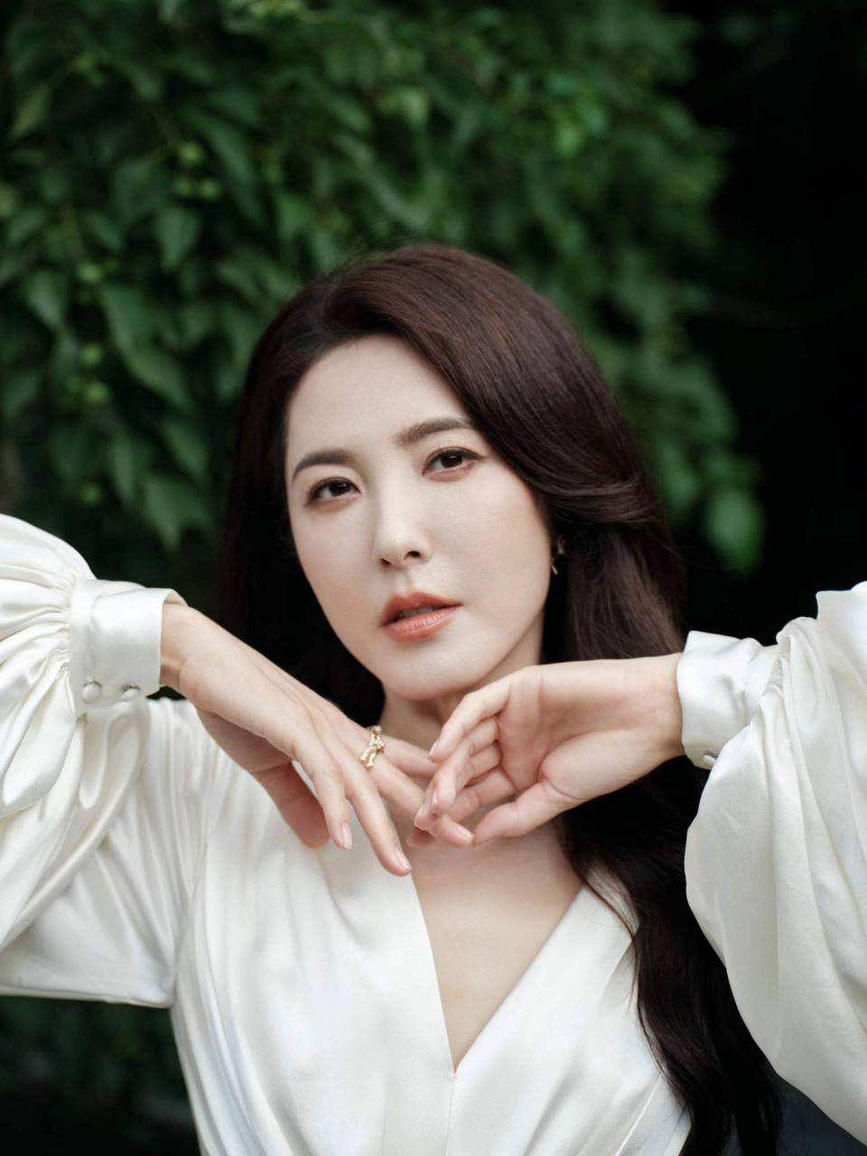 站姐镜头下的曾黎# 站姐镜头下的曾黎 氛围感拉满,姐姐气质满满,状态