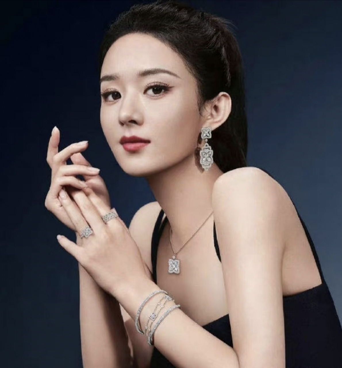 赵丽颖,angelababy杨颖,刘诗诗,刘亦菲珠宝大片,果然脖子越长越显贵气