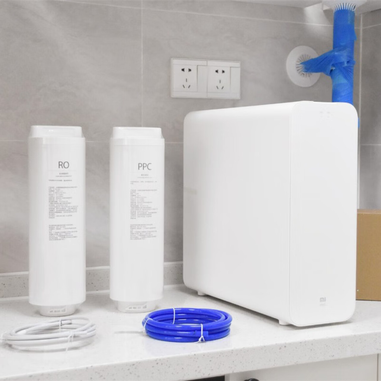 小米净水器h800g pro能够全面过滤水中的有害物质,具有防漏电功能