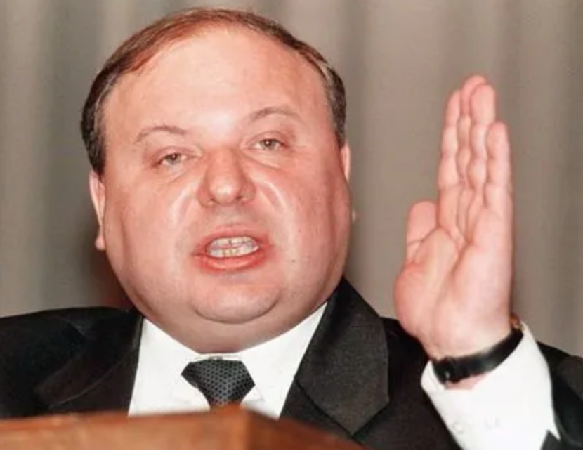 叶利钦执政8年,是如何把俄罗斯带成二流国家的?