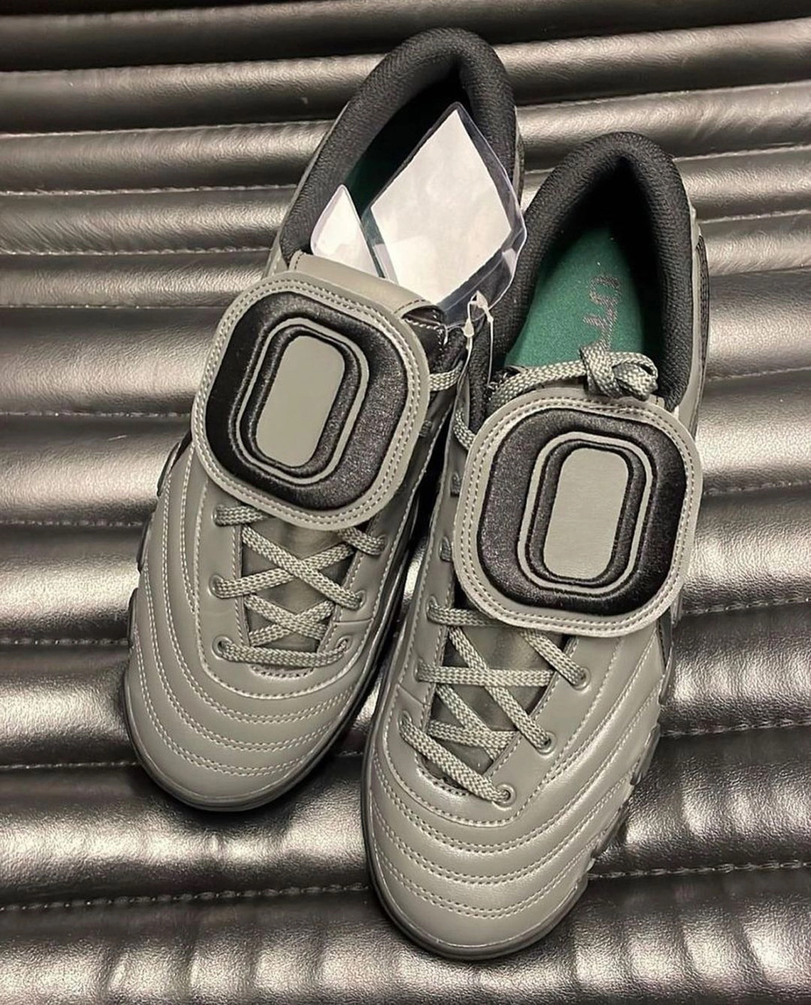 kiko kostadinov 的 otto 958 预告与 asics 合作