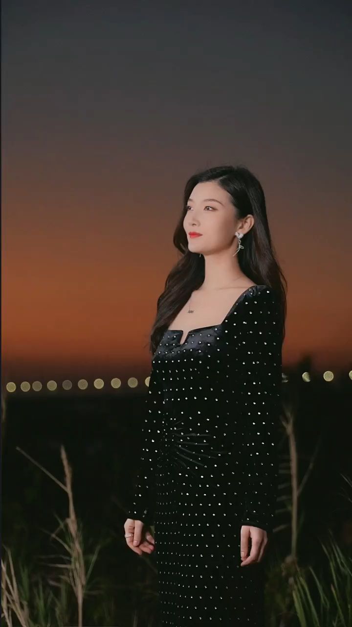 杨小曼冷漠罕见同台演唱歌曲爱如星火一开口就爱了