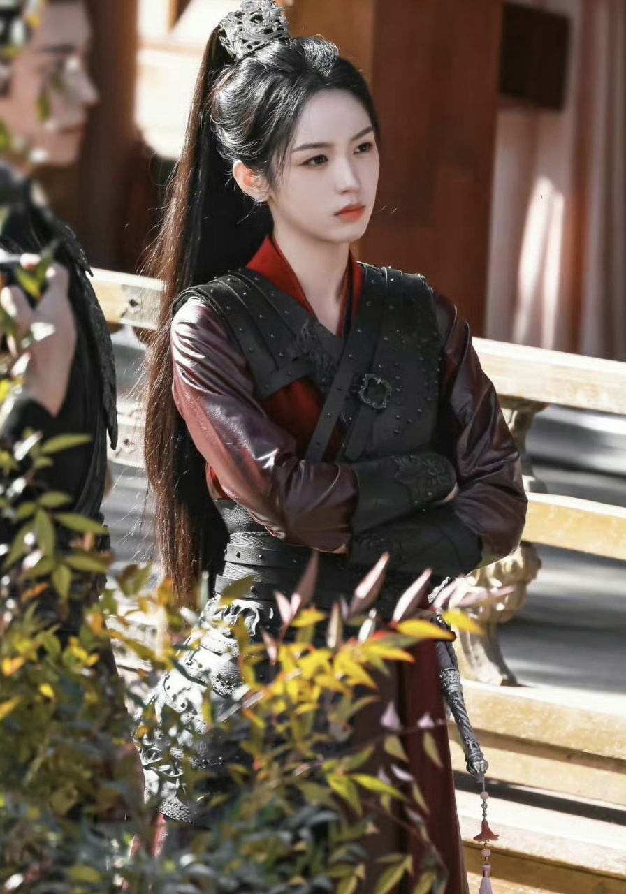 周也这也太适合古装了,既可以温婉可人又可以英气逼人,真是宝藏女孩.