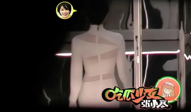 年老色衰?王菲露面拍广告,背影五大三粗,难为谢霆锋了!