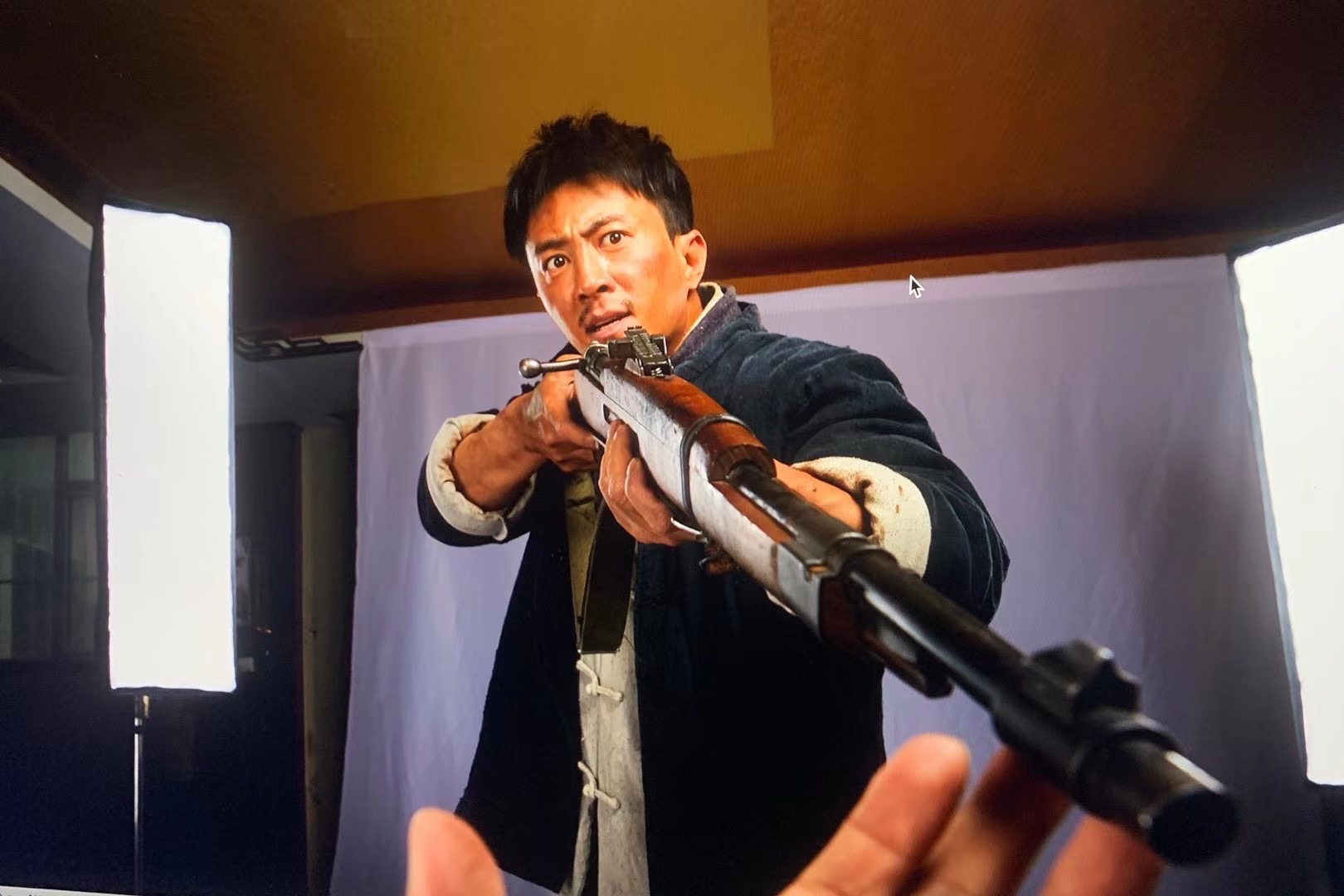 王铭电影1944冲出战俘营导演刘轩狄李东学王铭主演