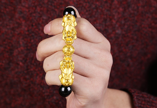 黄金貔貅手链怎么戴是正确的