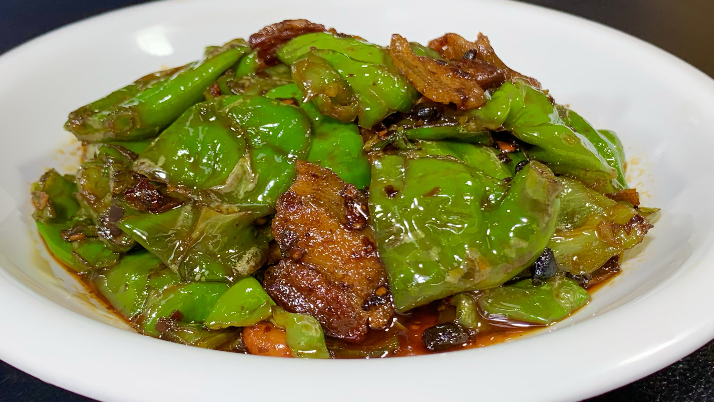 大厨教你“虎皮辣椒”的正确做法,香辣入味,好吃不油腻下酒下饭
