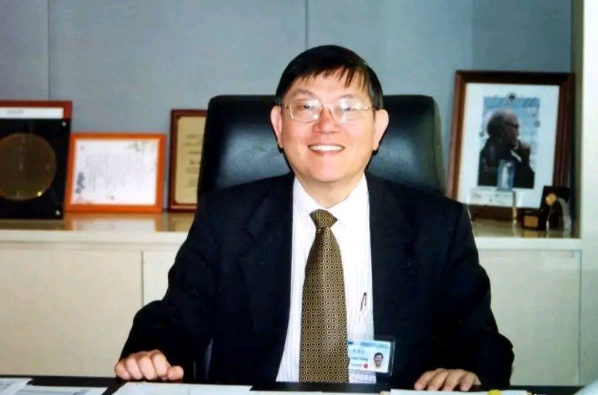 "中国芯片教父"张汝京:跟台积电缠斗20余年,74岁仍撑起中国"芯"  随着