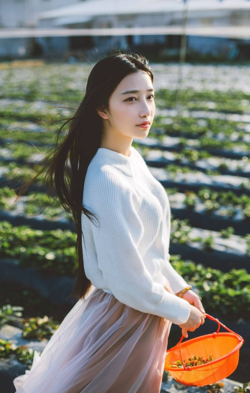 校花林瑾:清新脱俗,美丽动人