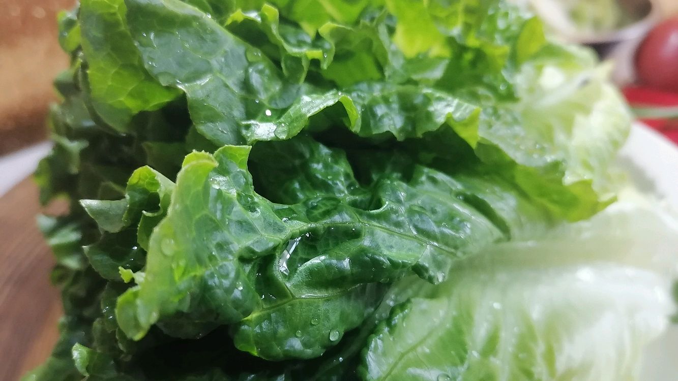 炒生菜如何做到不发黑不变色,原来窍门在这里,赶紧收藏