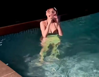 44岁陈乔恩近照曝光,分享比基尼游泳现状,女方真实身材全曝光