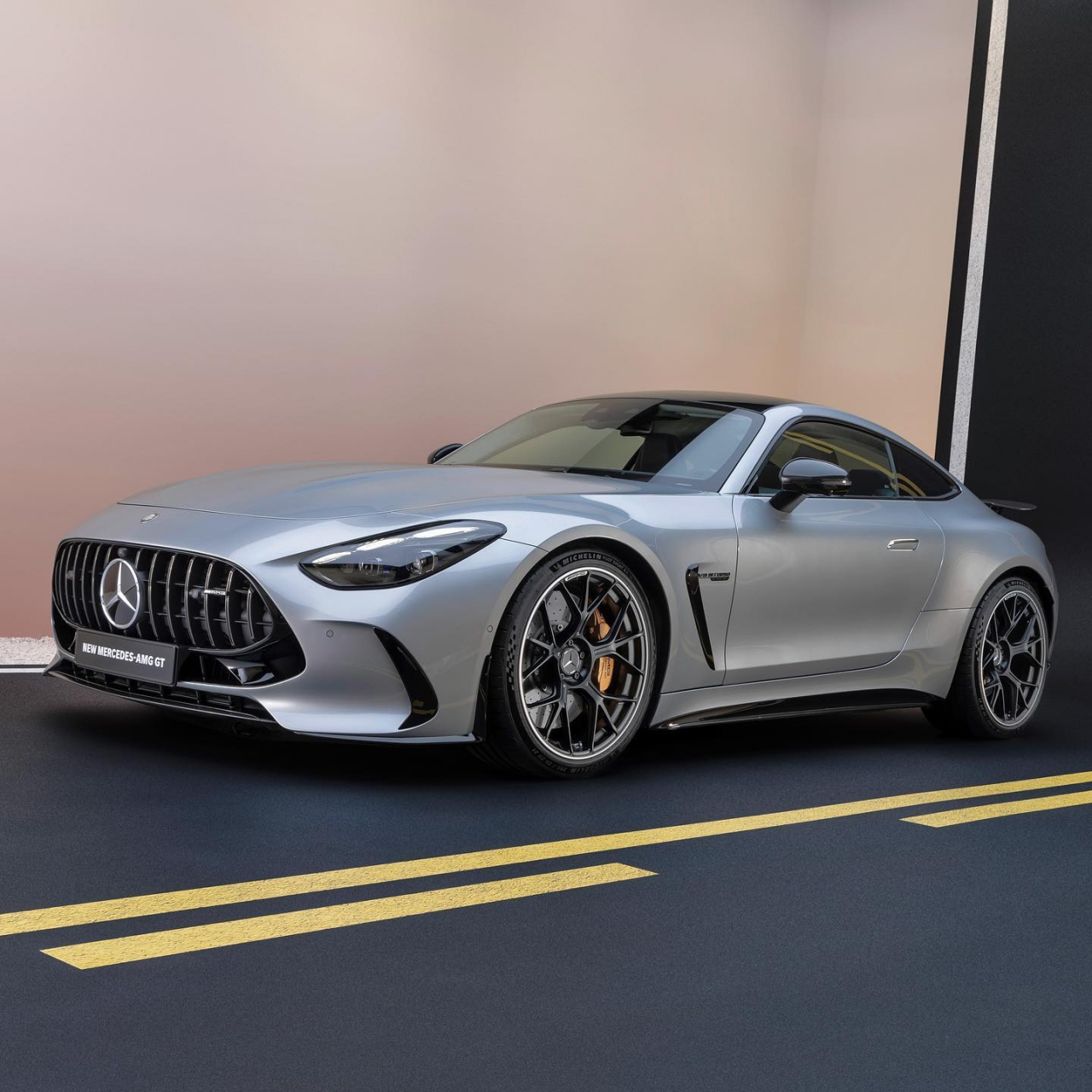 新款梅赛德斯-amg gt63 coupe