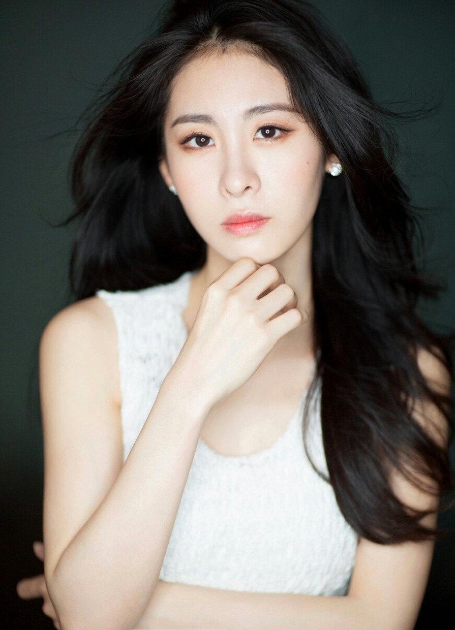 张碧晨,天赐的声音连唱三首恋爱脑主题曲,听着既心疼,又句句让人清醒.