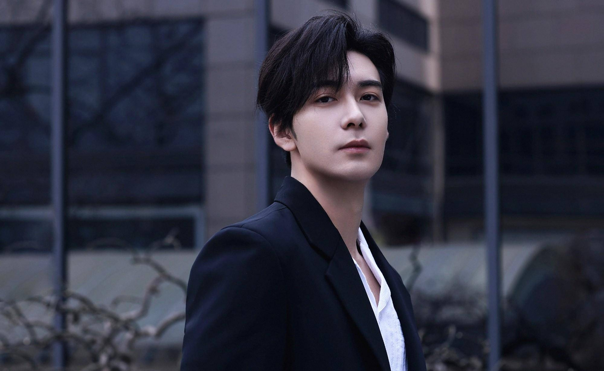 之前看星落凝成糖的时候觉得好甜啊,一人分饰五角