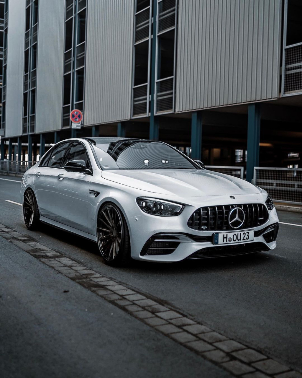 0t 双涡轮v8发动机 可爆发612匹马力 850扭矩 零百加速仅需3.