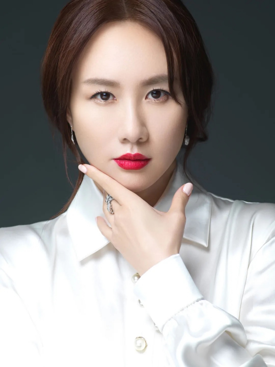 孟瑶,女,1983年6月13日出生于山西省大同市,毕业于北京舞蹈学院,中国