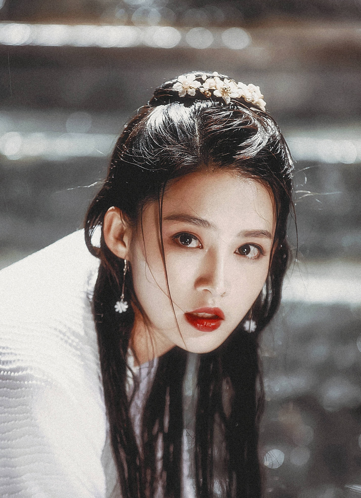 李沁《狼殿下》古装扮相惊艳四方