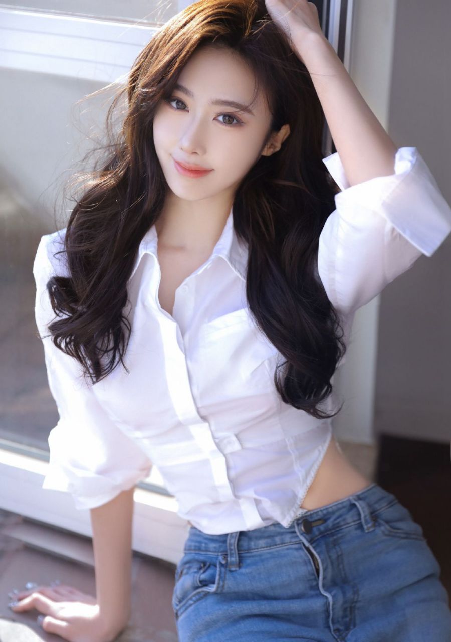 迷人小蛮腰 气质美女