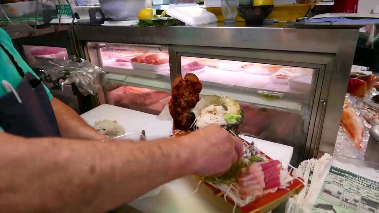Vlog探店日本美食,冲绳最好吃的海鲜店,新鲜的海鲜配上顶级刀工