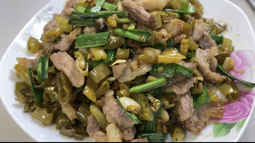 酱辣椒炒肉,湖南人最喜欢的一道菜,香辣脆爽,下酒下饭都过瘾