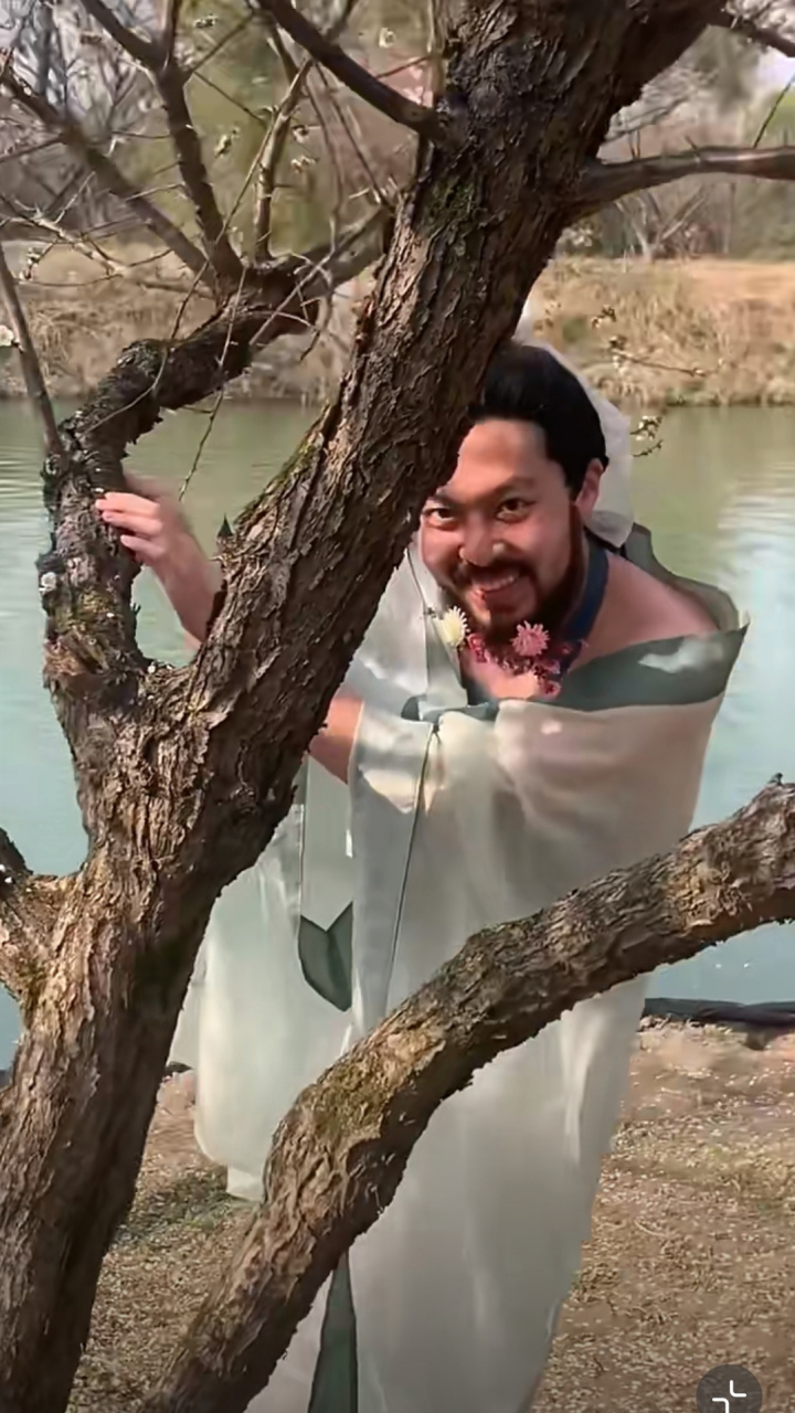 哥哥要是你睁眼看看我,我不信你两眼空空
