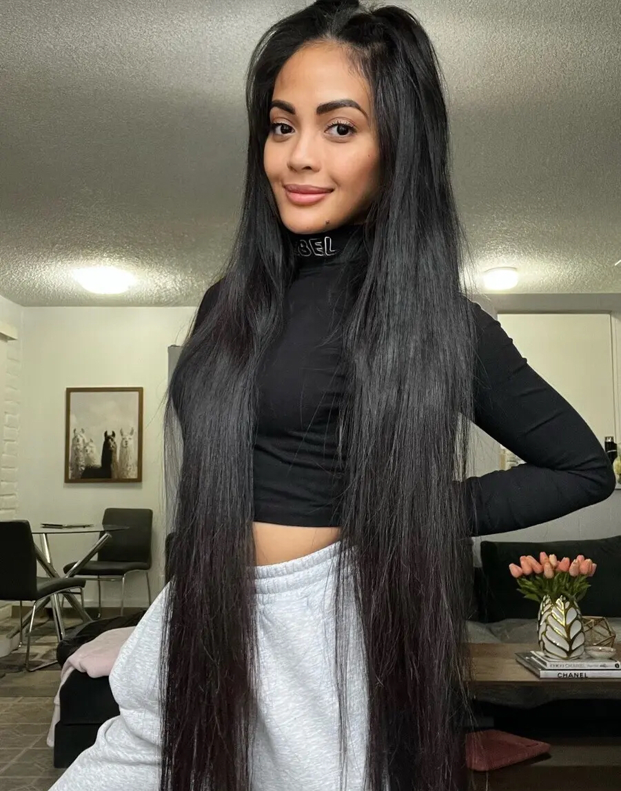 美国29岁女孩罗杰娜长发及腰,短视频广受欢迎收入颇丰