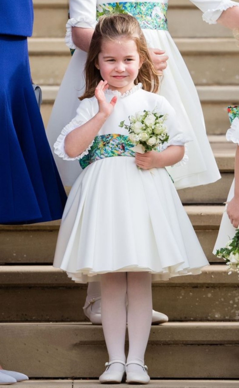 在英国民众的心中,夏洛特公主是伊丽莎白女王的缩小版,不管在行为