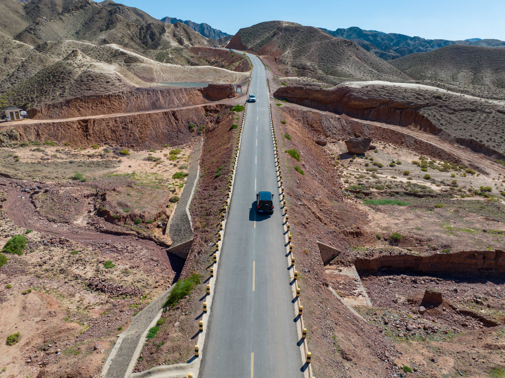 宁夏中卫66号公路,位于宁夏中卫市沙坡头区,是连接沙坡头景区和北长滩