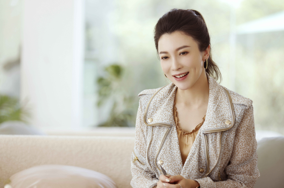 靠朱七七爆红的张棪琰,深陷第三者丑闻,与黄磊亲密照曝光引热议