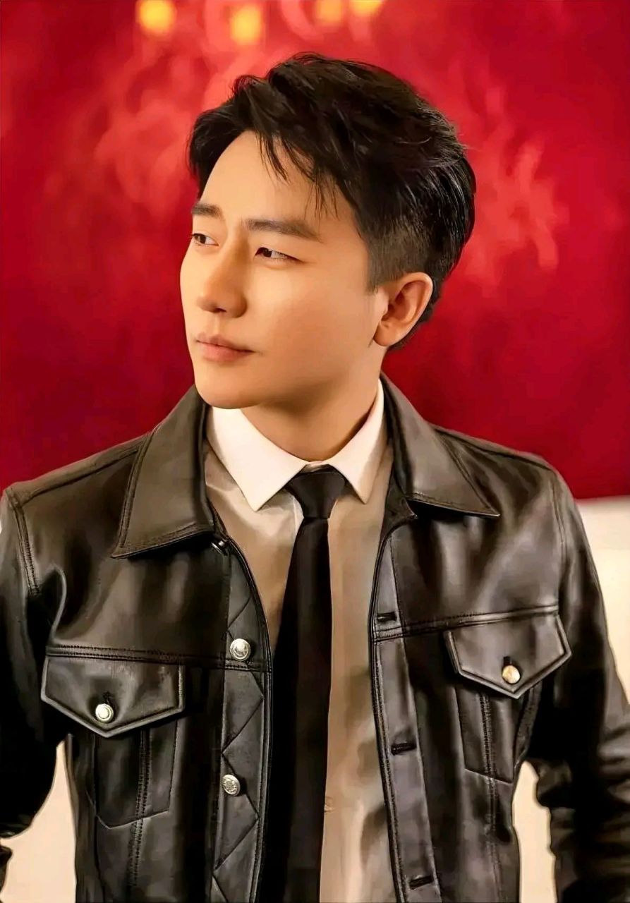 一次,黄轩在拍摄电视剧《猎人》时,需要扮演一个追踪犯罪嫌疑人的角色