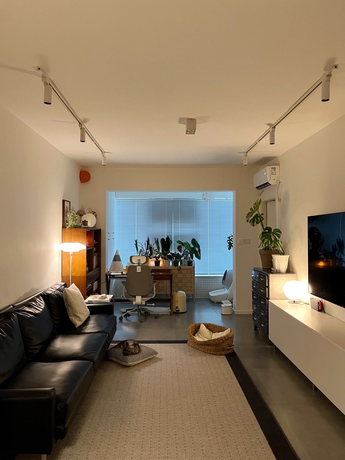 63平两室一厅小户型,自己设计找工人装,硬装简单,风格属于简单的