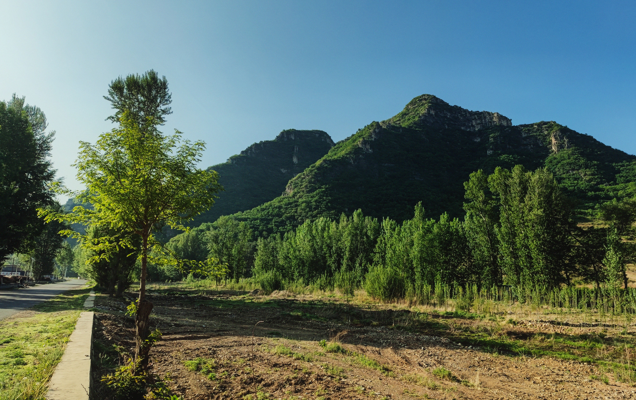 丘陵山地也有美丽的奇石景观,只是你还没有发现……  在以丘陵地貌为