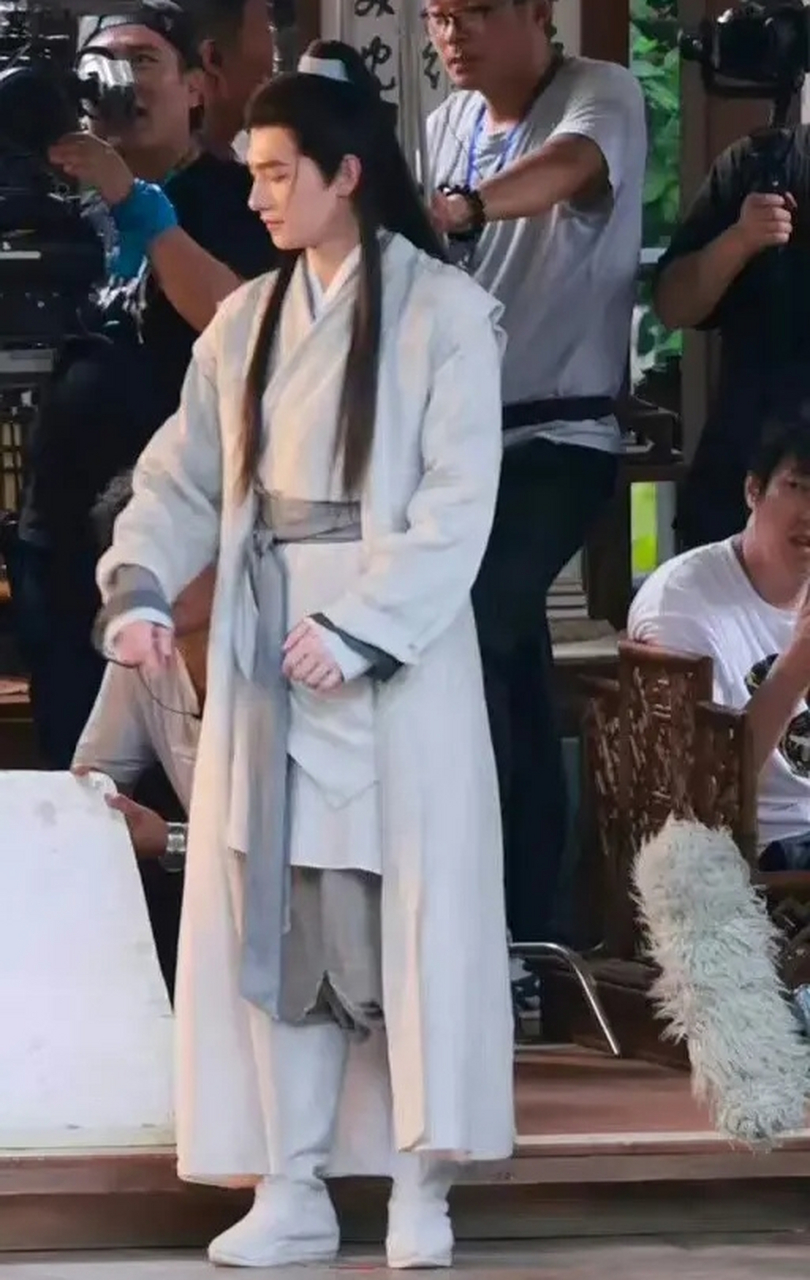 杨洋《凡人修仙传》韩立的全身路透图出来啦!