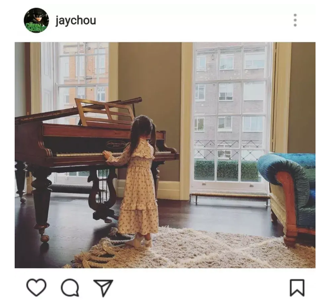 被妈妈逼着练琴的周杰伦,如今也要"逼"女儿学琴?